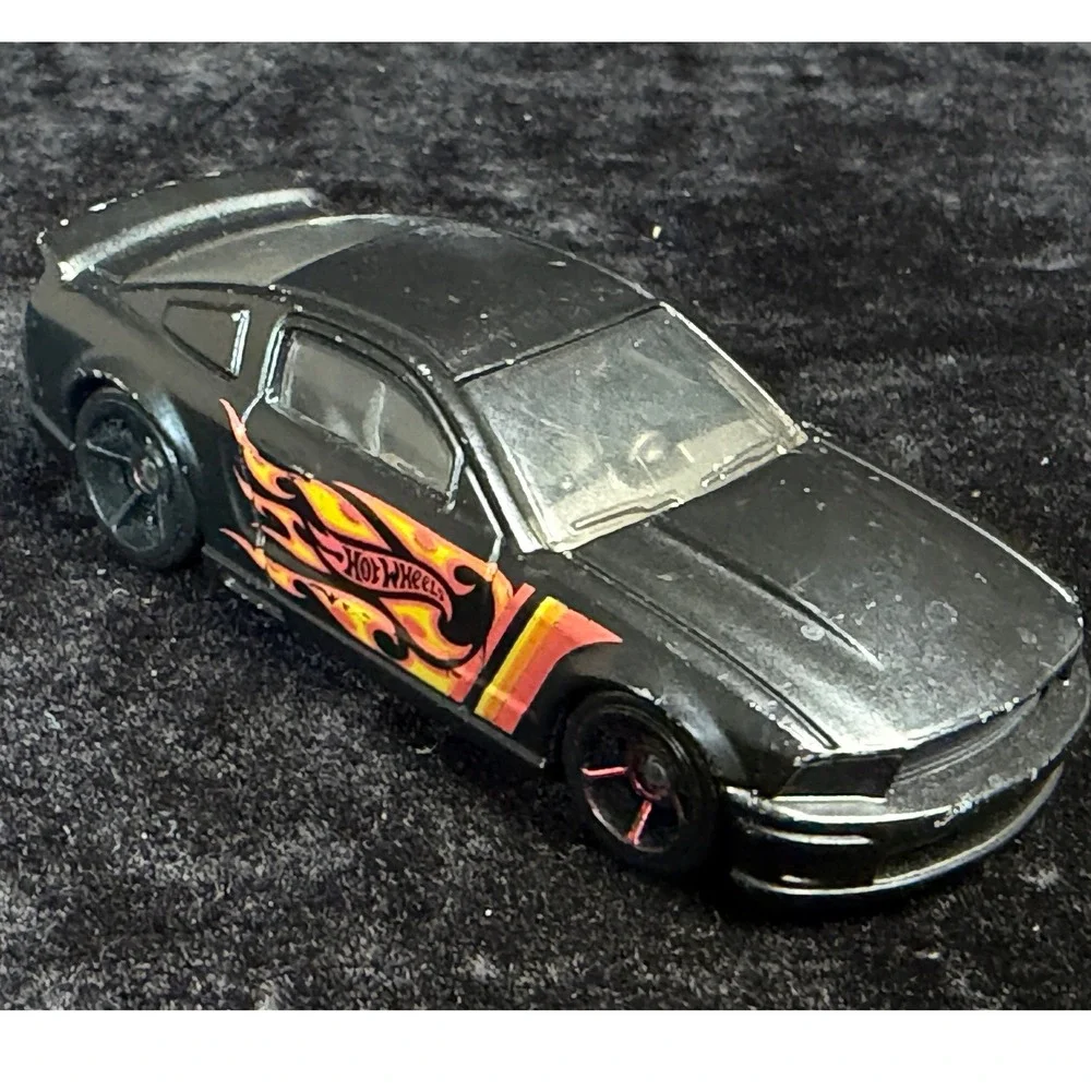 Hot Wheels-Ford Diecast Lot: 73 Falcon XB, 07 Mustang Model A, Custom Bronco